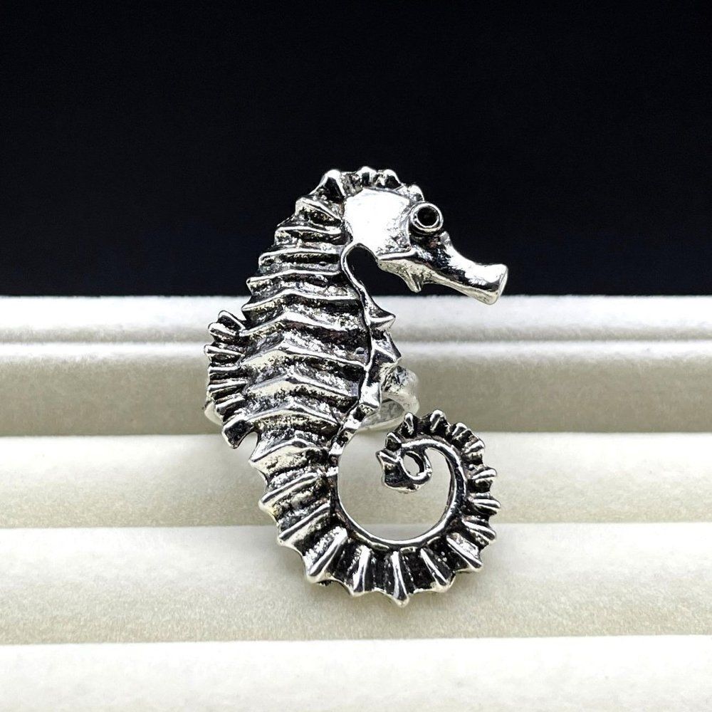 925 Sterling Silver Detailed Seahorse Boho Style Statement Ring Size 8 - Picture 3 of 10